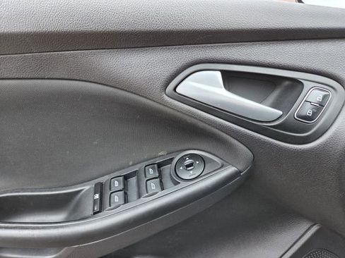 Used 2015 Ford Focus SE w/ SE Cold Weather Package image 14