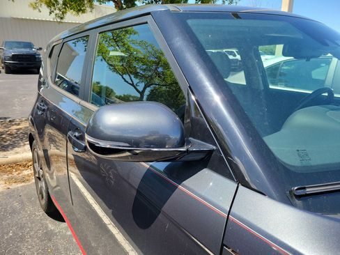 Used 2020 Kia Soul GT-Line Turbo FWD image 9