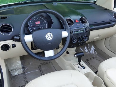 Used 2008 Volkswagen Beetle SE FWD image 61