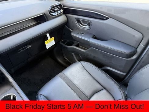 New 2025 Honda Pilot Touring image 30