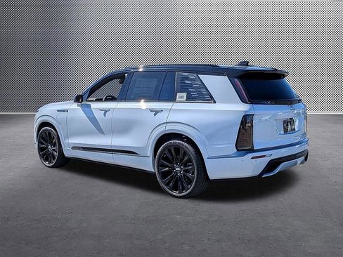 New 2026 Cadillac Vistiq Platinum image 3