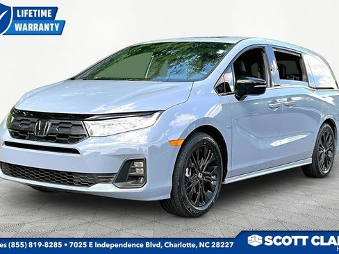 Used 2025 Honda Odyssey Sport-L image 3