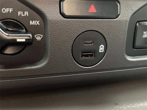 Used 2024 Ford E-350 and Econoline 350 Super Duty w/ Power Windows & Locks Group image 24