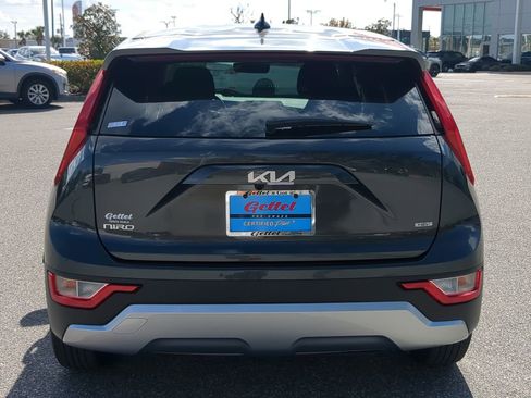 Used 2025 Kia Niro LX image 14