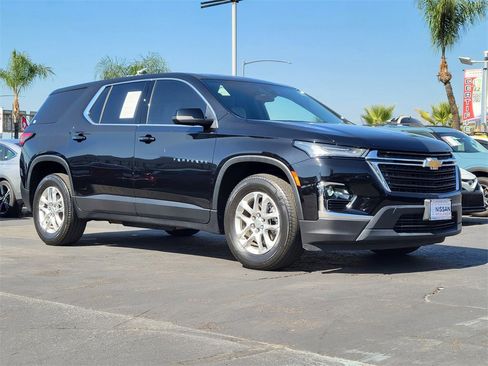 Used 2022 Chevrolet Traverse LS image 32