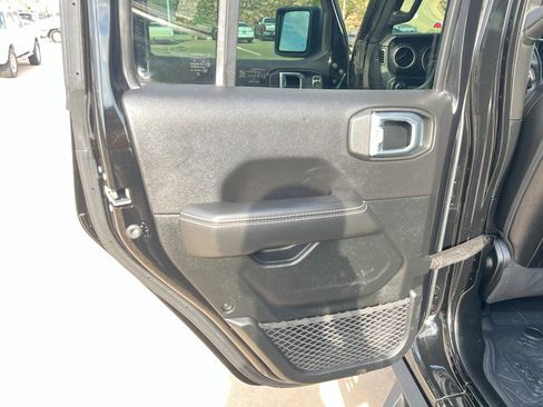 Certified 2021 Jeep Gladiator Overland w/ Popular Equipment Package image 19