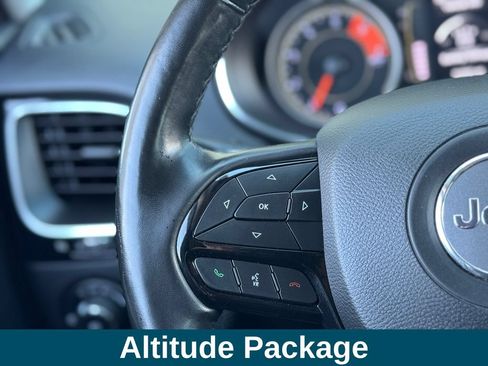 Used 2020 Jeep Cherokee Latitude Plus AWD/4WD image 10