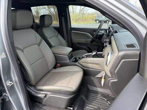 New 2026 Chevrolet Colorado ZR2 w/ Technology Package AWD/4WD image 31