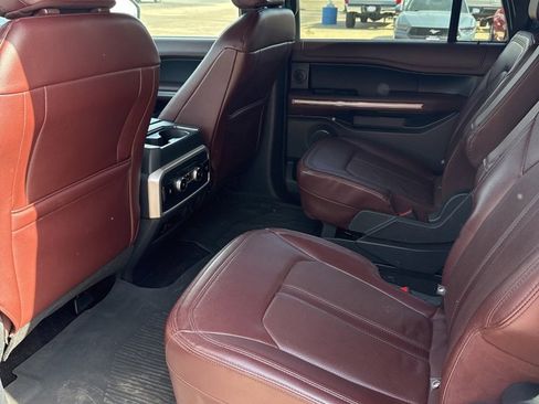 Used 2022 Ford Expedition Max Limited image 3