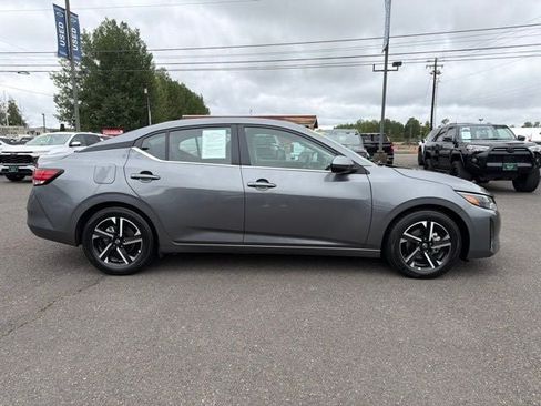 Used 2025 Nissan Sentra SV FWD image 9