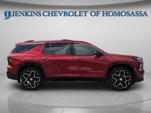 New 2026 Chevrolet Traverse High Country FWD image 3