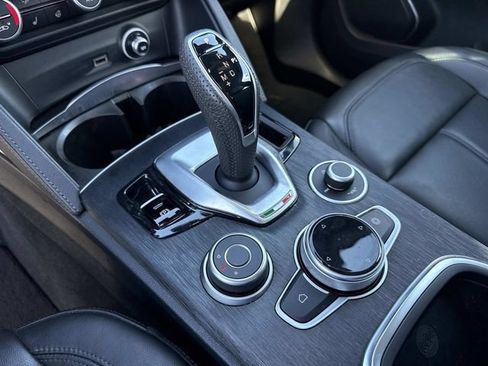 Used 2022 Alfa Romeo Stelvio Sprint AWD/4WD image 28
