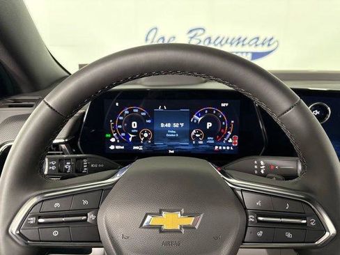 New 2026 Chevrolet Suburban Premier image 4