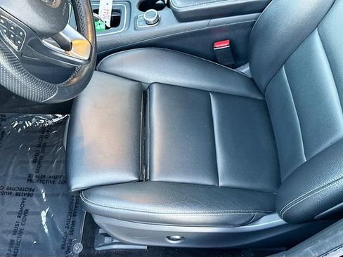 Used 2019 Mercedes-Benz GLA 250 4MATIC image 19