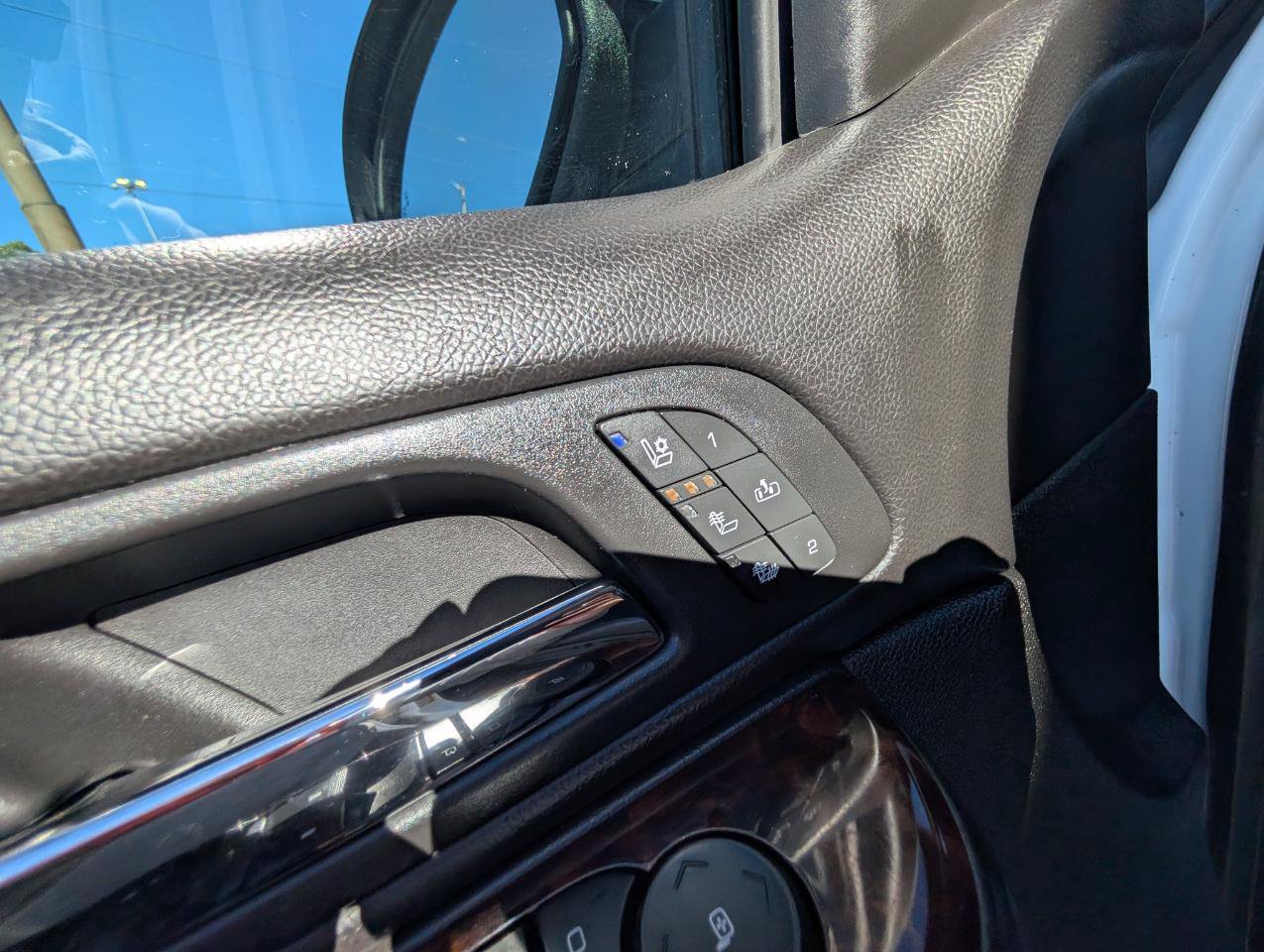 Used 2013 GMC Yukon Denali RWD image 20