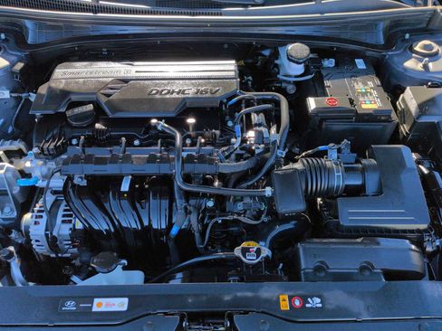 Used 2025 Hyundai Elantra Sport image 15