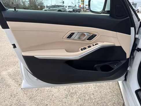 Used 2021 BMW 330i xDrive Sedan w/ Premium Package image 9