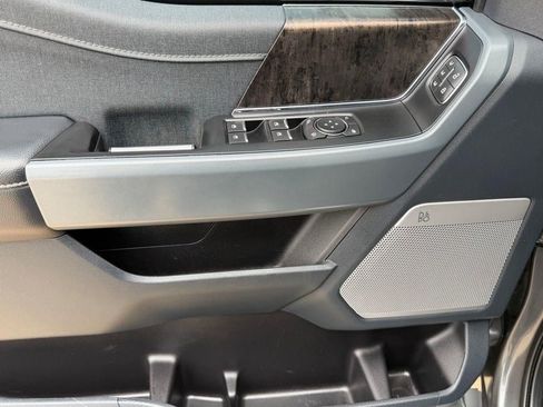 Used 2022 Ford F150 Lariat w/ Equipment Group 502A High image 10