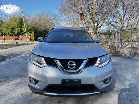 Used 2016 Nissan Rogue SV w/ SV Family Package image 3