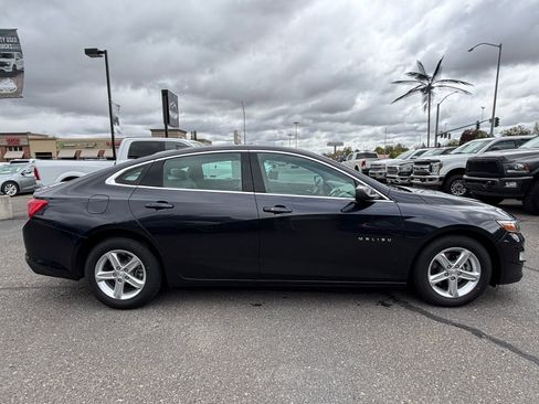 Used 2022 Chevrolet Malibu LS w/ Driver Confidence Package II FWD image 5