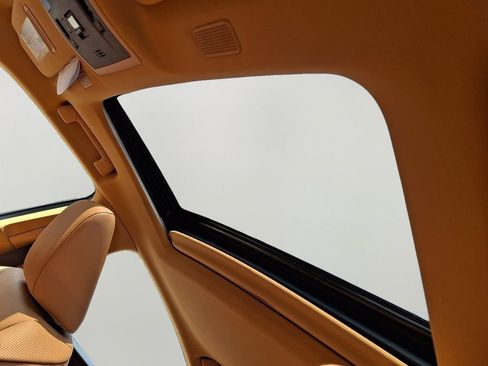 Used 2025 Lexus ES 300h w/ Premium Package FWD image 15