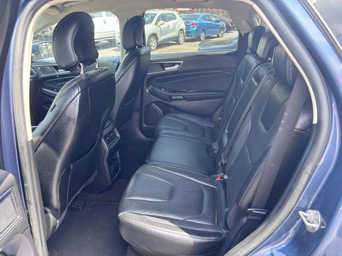 Used 2019 Ford Edge Titanium image 21