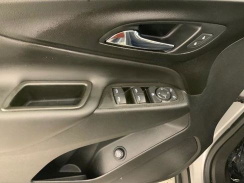 Used 2021 Chevrolet Equinox LT w/ Driver Convenience Package image 27