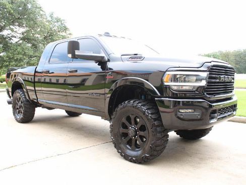 Used 2019 RAM 2500 Laramie w/ Night Edition AWD/4WD image 4