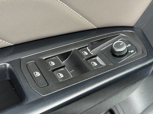 Used 2021 Volkswagen Atlas SE image 13