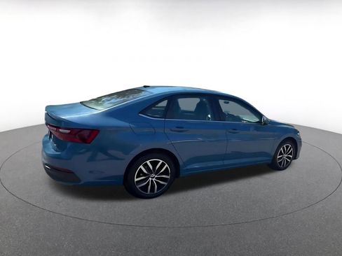 Used 2025 Volkswagen Jetta SE FWD image 15