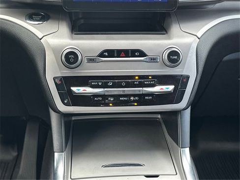 Used 2023 Ford Explorer XLT w/ Equipment Group 202A image 24