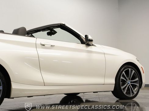 Used 2017 BMW 230i Convertible image 28