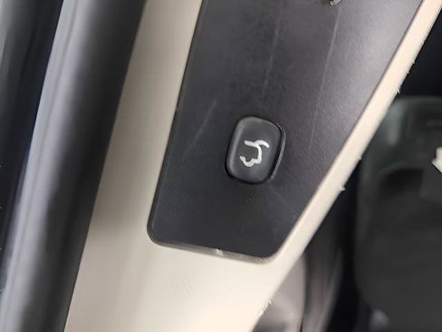 Used 2012 Chrysler Town & Country Touring w/ Entertainment Group #1 image 23