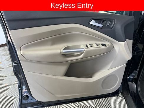Used 2019 Ford Escape SE FWD image 11