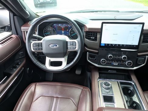 Used 2022 Ford Expedition Limited RWD image 20