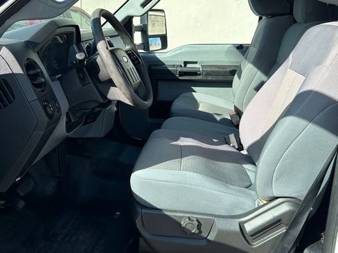 Used 2016 Ford F550 4x4 Regular Cab Super Duty image 17