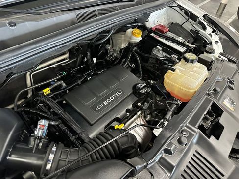 Used 2020 Chevrolet Trax LS image 32