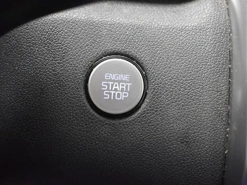 Used 2022 Kia Sorento S image 27