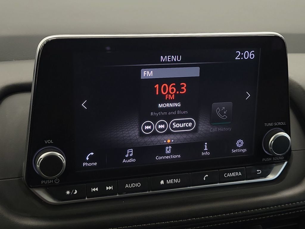 Used 2025 Nissan Rogue SV AWD/4WD image 16