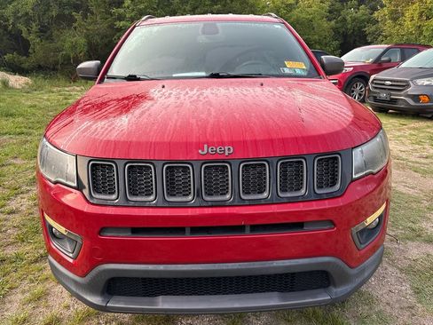 Used 2021 Jeep Compass Latitude AWD/4WD image 2