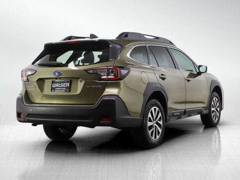 Used 2023 Subaru Outback Premium image 5