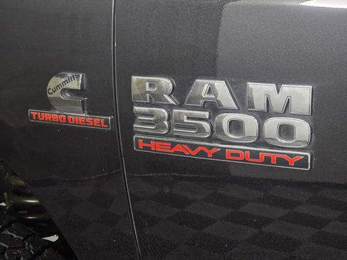 Used 2018 RAM 3500 Tradesman w/ Chrome Appearance Group image 13