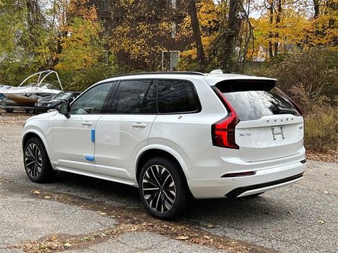 New 2026 Volvo XC90 B6 Ultra w/ Protection Package Premier image 4