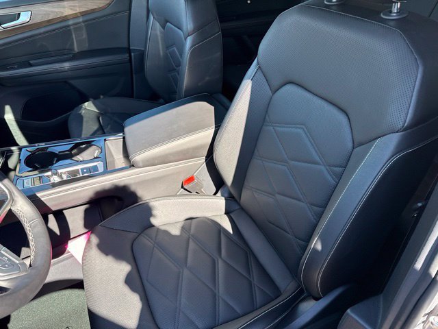 Used 2025 Volkswagen Atlas SE FWD image 26