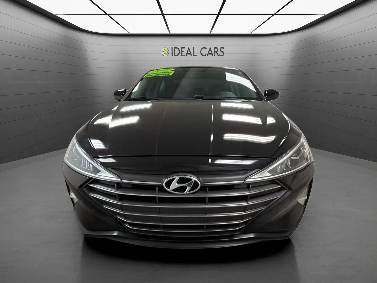 Used 2019 Hyundai Elantra SE w/ Cargo Package FWD image 2