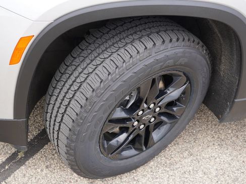 Certified 2022 Chevrolet Traverse LT w/ Midnight/Sport Edition AWD/4WD image 13