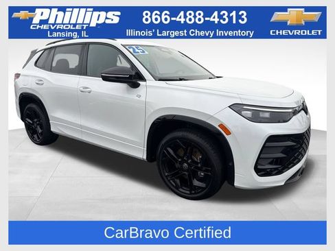 Used 2025 Volkswagen Tiguan SE R-Line AWD/4WD image 1