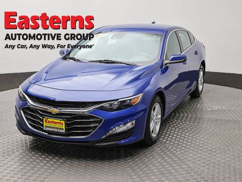 Used 2023 Chevrolet Malibu LT FWD image 1