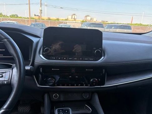 Used 2022 Nissan Rogue Platinum w/ Head-Up Display Package AWD/4WD image 15