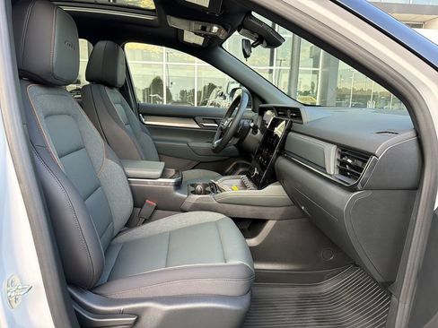 Used 2026 GMC Terrain AT4 w/ LPO, Floor Liner Package AWD/4WD image 18